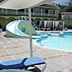 private-2-bedroom-beachfront-penthouse-condo-ocho-rios-jamaica.comcaribbean.com/